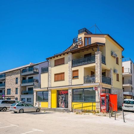 Apartman Bijeca - Медулин Екстериор снимка