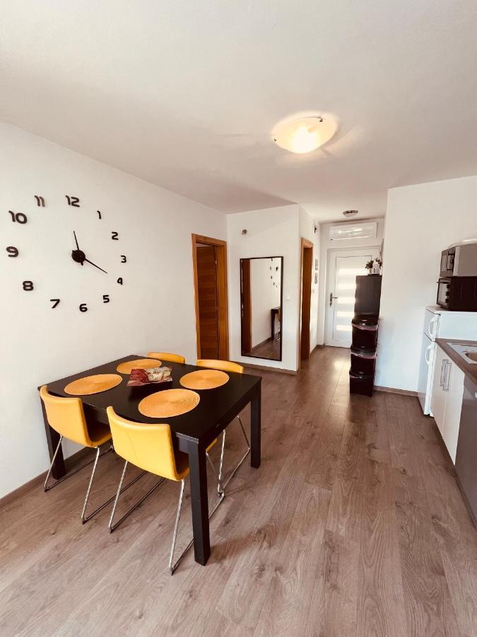 Apartman Bijeca - Медулин Екстериор снимка